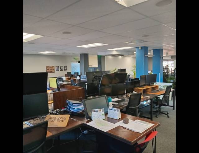 221M² OFFICE TO LET IN TECHNO PARK